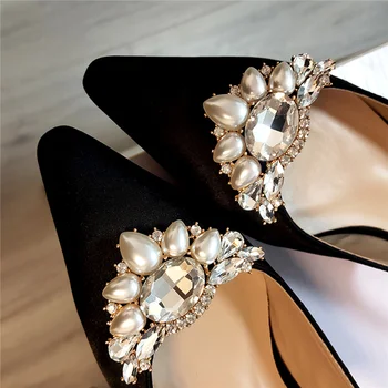 2 Adet İnci Taklidi ayakkabı tokaları Üçgen Şekli Ayrılabilir Ayakkabı Dekorasyon Bayanlar düğün ayakkabısı Aksesuarları Kadınlar için DIY El Sanatları