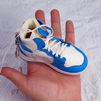 Sneaker Anahtarlık Kolye Araba Anahtarlık Mini basketbol ayakkabıları Modeli oyuncak bebekler Ev Dekor Yılbaşı Hediyeleri Çocuklar Yetişkinler için