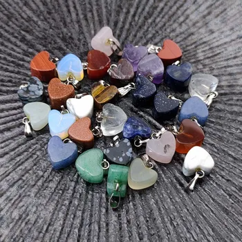 Toptan 10 ADET Karışık Renk Aşk Kalp Şekli Kolye Şifa Çakra Kristalleri Taşlar Charms Rastgele Renk Severler Çiftler için