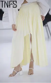 Yuerwang Etekler 2022 Bahar Summe Kadınlar Yüksek Bel Etek Uzun Pilili Etekler Düzensiz Etek moda dropship sarı toptan
